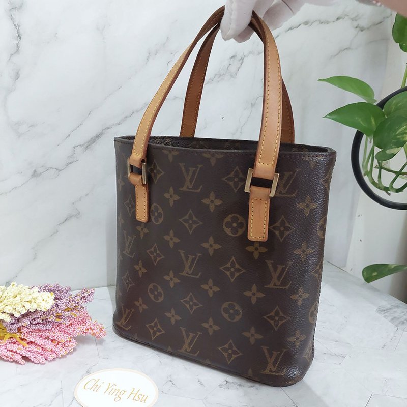 LV Vivian 🎀實品拍照🎀 薇薇安M51172(9成新)小號 菜籃子 手提包 單肩包-3