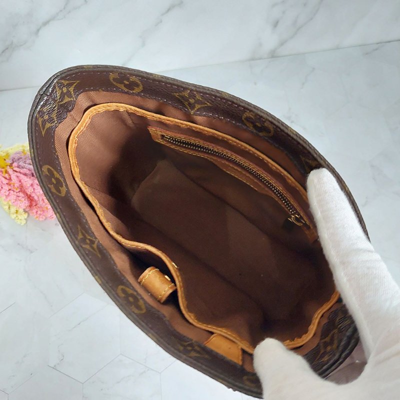 LV Vivian 🎀實品拍照🎀 薇薇安M51172(9成新)小號 菜籃子 手提包 單肩包-6