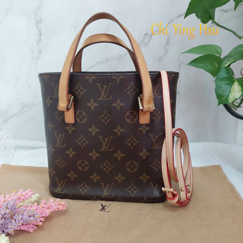 LV Vivian 🎀實品拍照🎀 薇薇安M51172(9成新)小號 菜籃子 手提包 單肩包-14