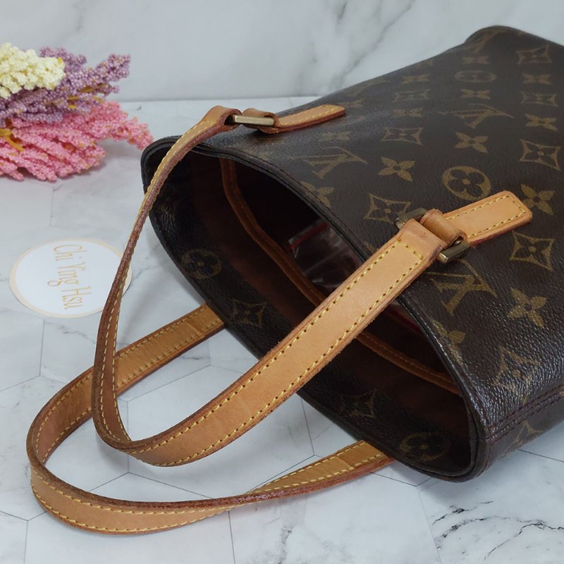 LV Vivian 🎀實品拍照🎀 薇薇安M51172(9成新)小號 菜籃子 手提包 單肩包-17