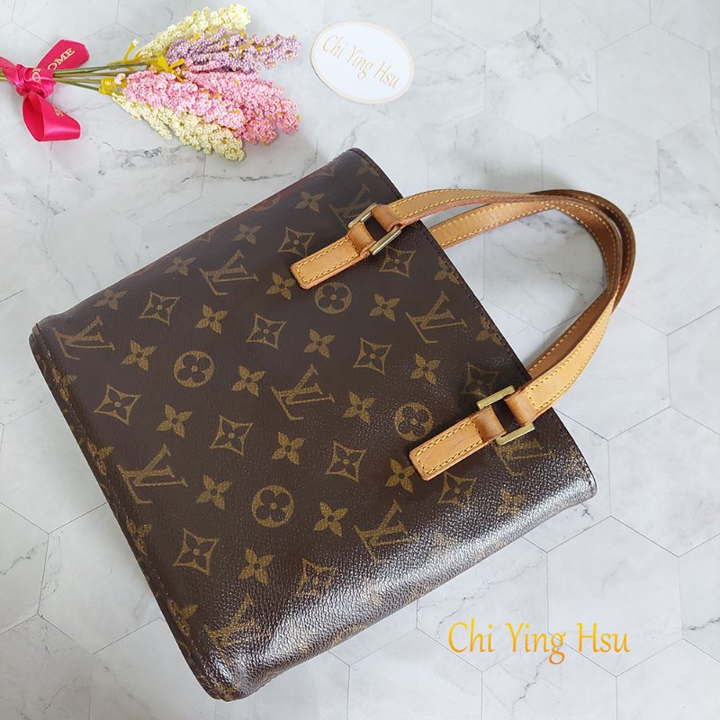 LV Vivian 🎀實品拍照🎀 薇薇安M51172(9成新)小號 菜籃子 手提包 單肩包-18