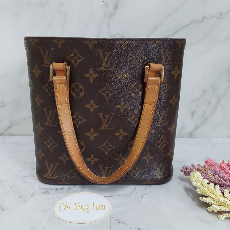 LV Vivian 🎀實品拍照🎀 薇薇安M51172(9成新)小號 菜籃子 手提包 單肩包-19