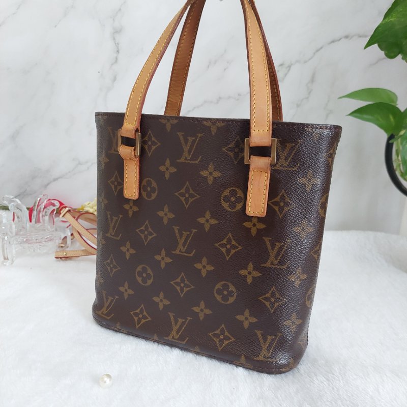 LV Vivian 🎀實品拍照🎀 薇薇安M51172(9成新)小號 菜籃子 手提包 單肩包-20