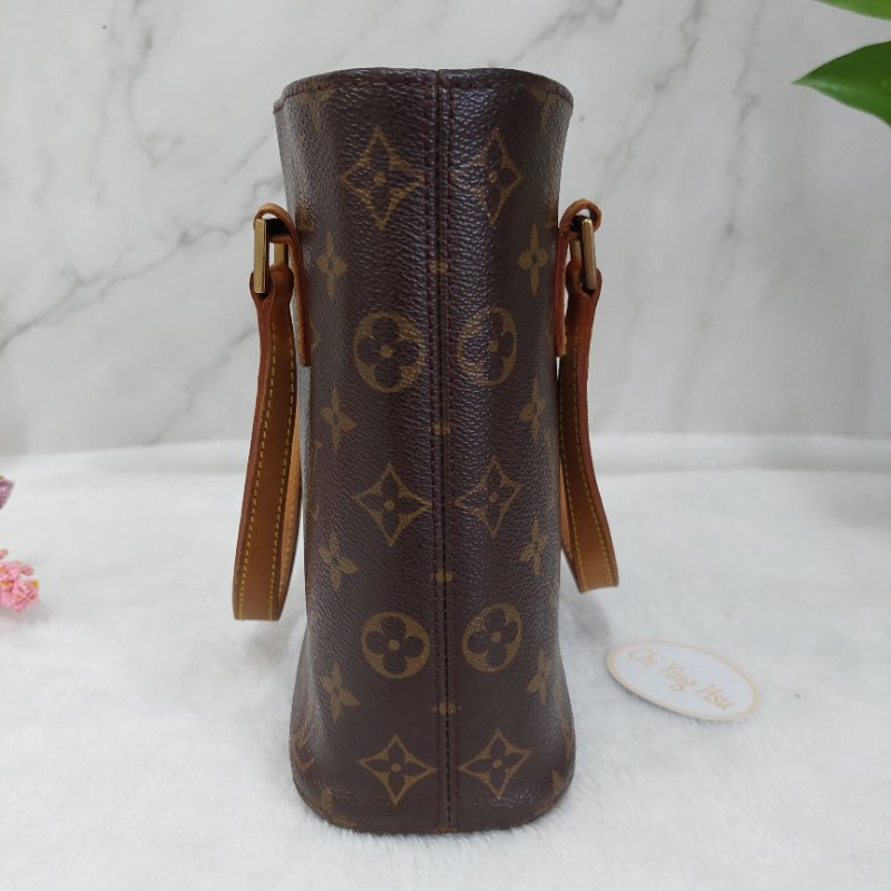 LV Vivian 🎀實品拍照🎀 薇薇安M51172(9成新)小號 菜籃子 手提包 單肩包-22