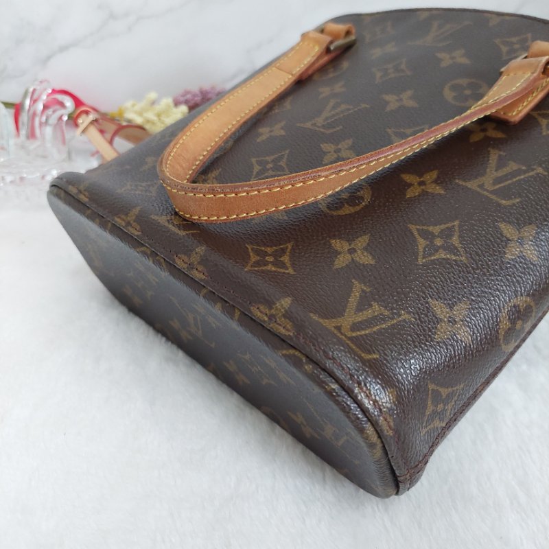 LV Vivian 🎀實品拍照🎀 薇薇安M51172(9成新)小號 菜籃子 手提包 單肩包-25