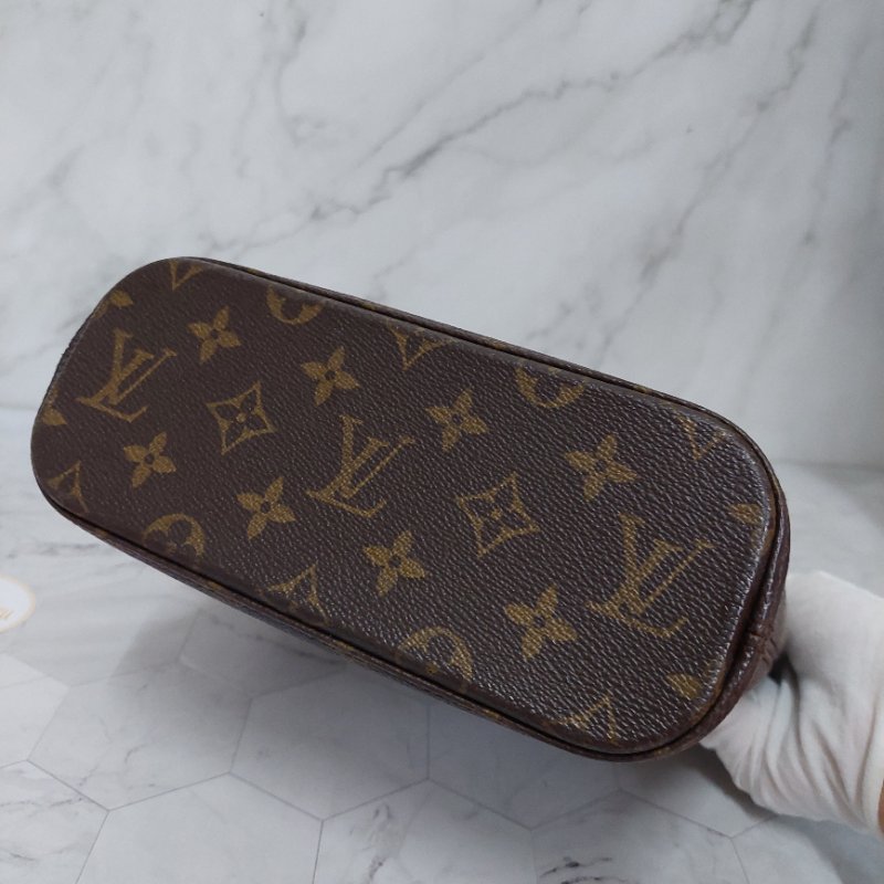 LV Vivian 🎀實品拍照🎀 薇薇安M51172(9成新)小號 菜籃子 手提包 單肩包-34