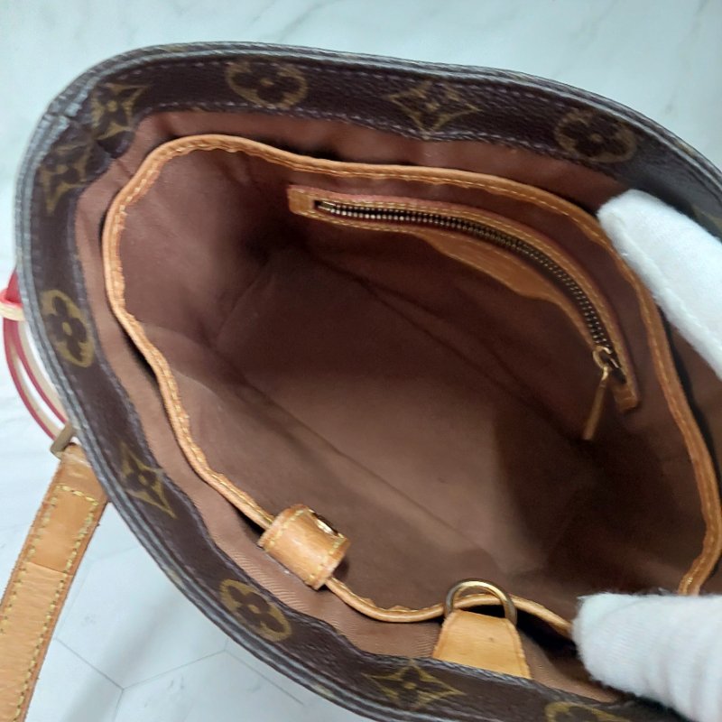 LV Vivian 🎀實品拍照🎀 薇薇安M51172(9成新)小號 菜籃子 手提包 單肩包-47