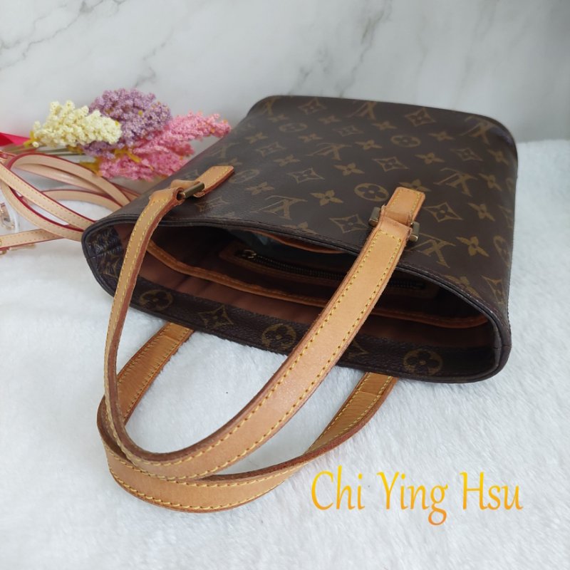 LV Vivian 🎀實品拍照🎀 薇薇安M51172(9成新)小號 菜籃子 手提包 單肩包-49
