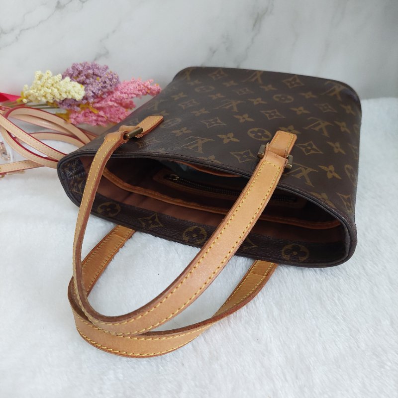 LV Vivian 🎀實品拍照🎀 薇薇安M51172(9成新)小號 菜籃子 手提包 單肩包-53