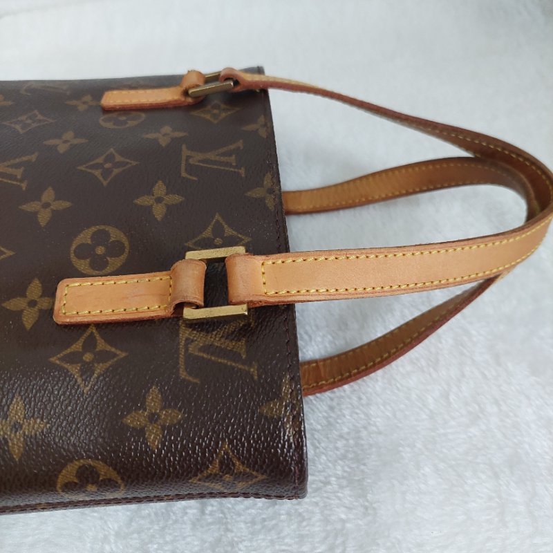 LV Vivian 🎀實品拍照🎀 薇薇安M51172(9成新)小號 菜籃子 手提包 單肩包-56