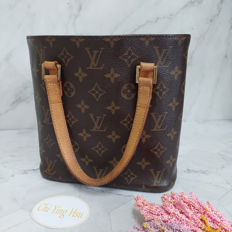 LV Vivian 🎀實品拍照🎀 薇薇安M51172(9成新)小號 菜籃子 手提包 單肩包-81