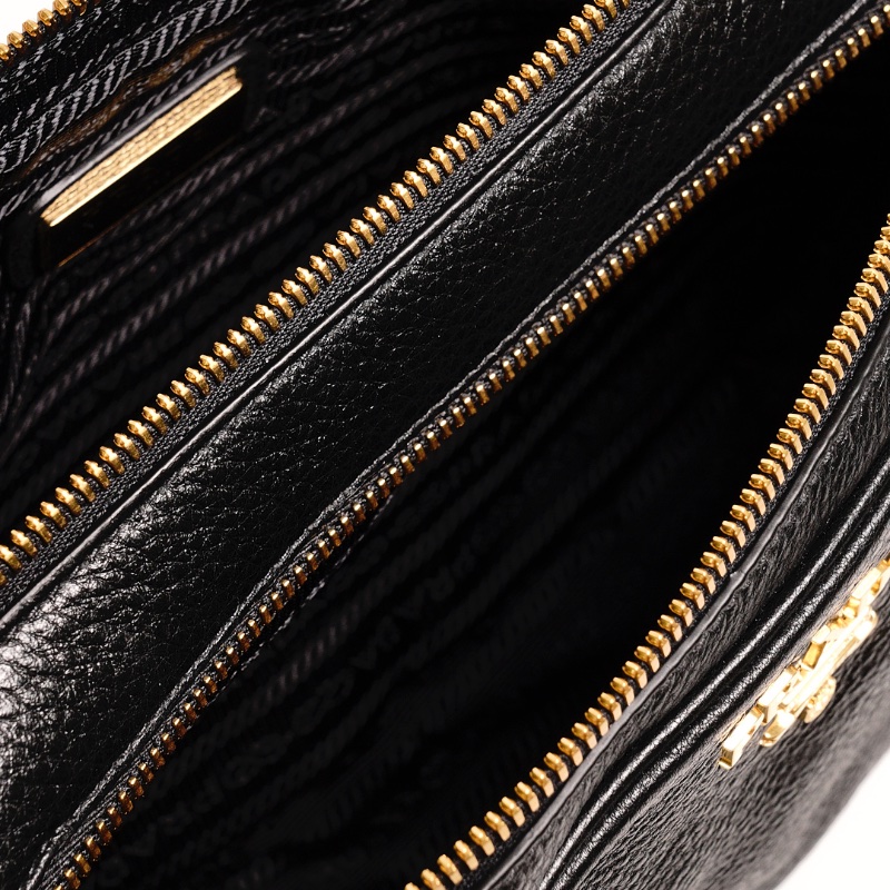 Prada黑金雙層荔紋相機包-10