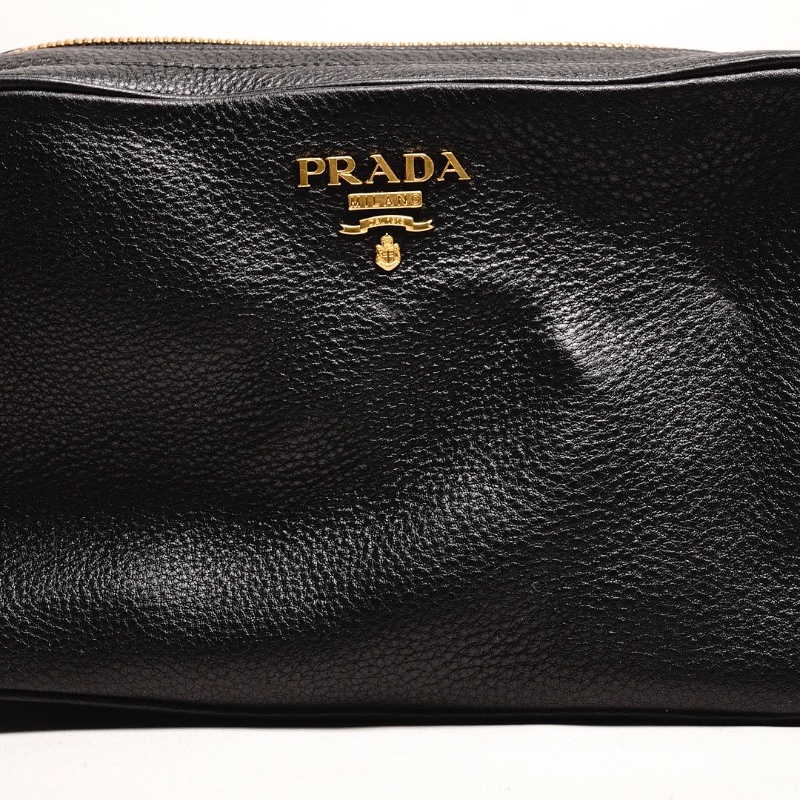 Prada黑金雙層荔紋相機包-15