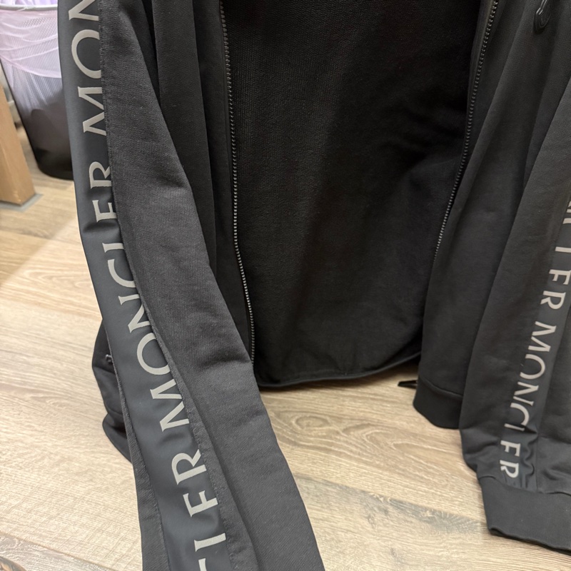 可議價✨MONCLER男款運動外套-1