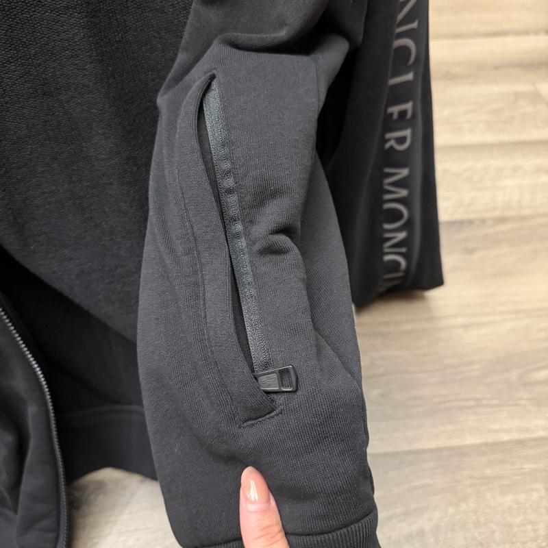 可議價✨MONCLER男款運動外套-3