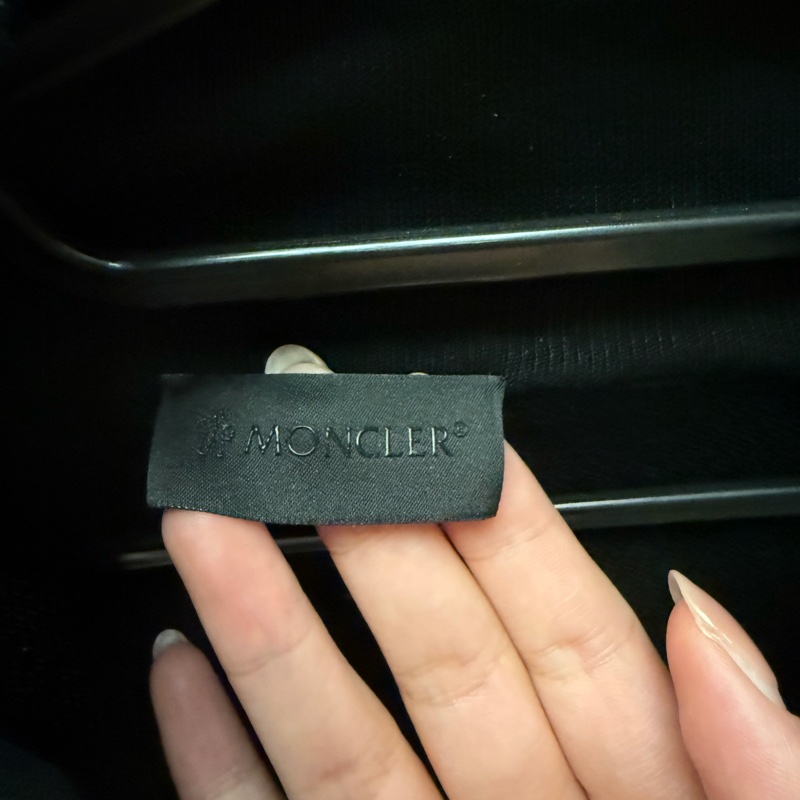 可議價✨MONCLER男款運動外套-10