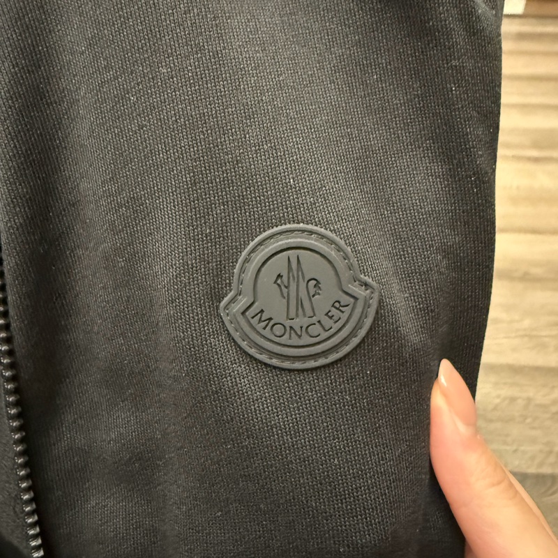 可議價✨MONCLER男款運動外套-11