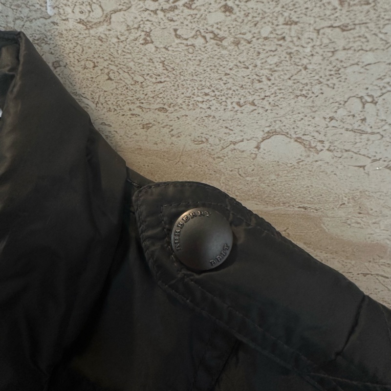 全新✨Burberry Brit 低調奢華 可以穿一輩子老錢風80%鴨絨20%鴨毛 黑色縮腰羽絨外套 S-4