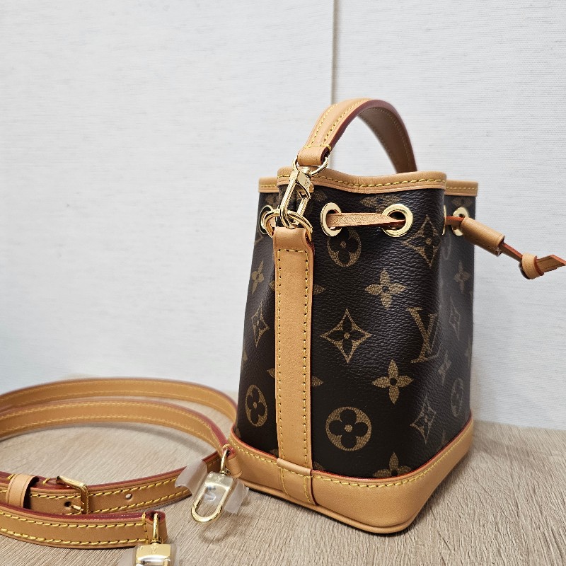 [品況新❣️] LV老花金釦NanoNoe手提斜背水桶包-2