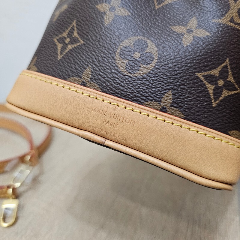 [品況新❣️] LV老花金釦NanoNoe手提斜背水桶包-4