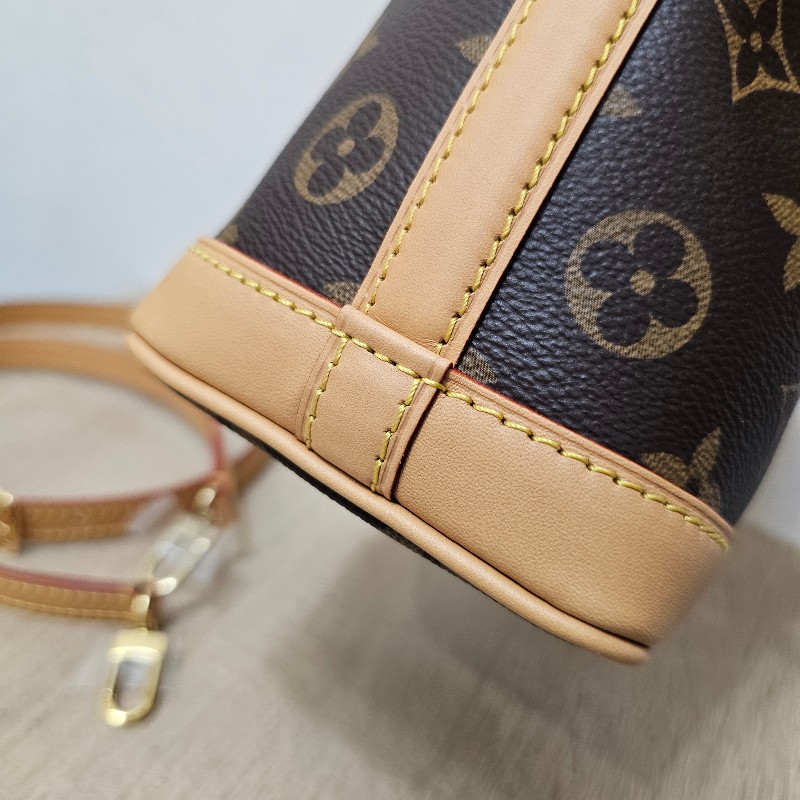 [品況新❣️] LV老花金釦NanoNoe手提斜背水桶包-5