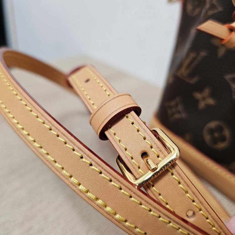 [品況新❣️] LV老花金釦NanoNoe手提斜背水桶包-18