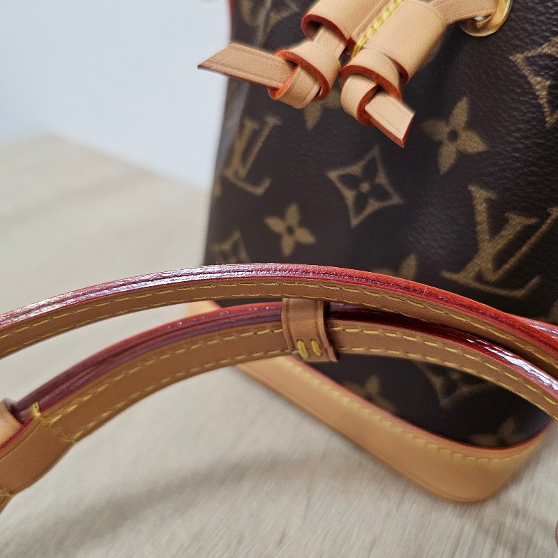 [品況新❣️] LV老花金釦NanoNoe手提斜背水桶包-19