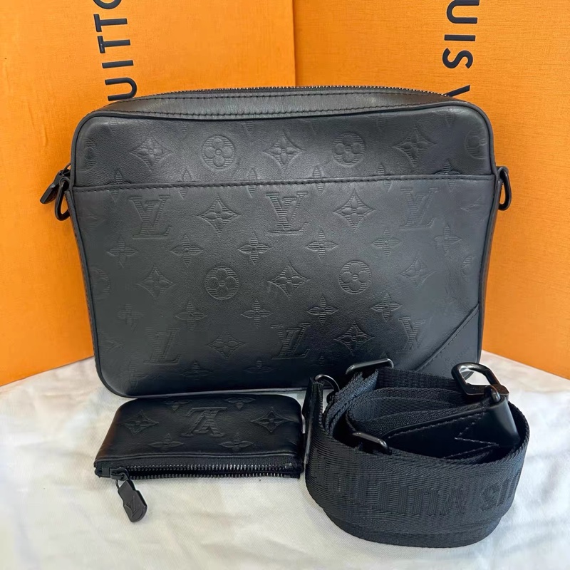 🈶購證 #全網最低 #櫃上🔟萬 Lv trio全黑牛皮壓紋三合一 芯片款-3