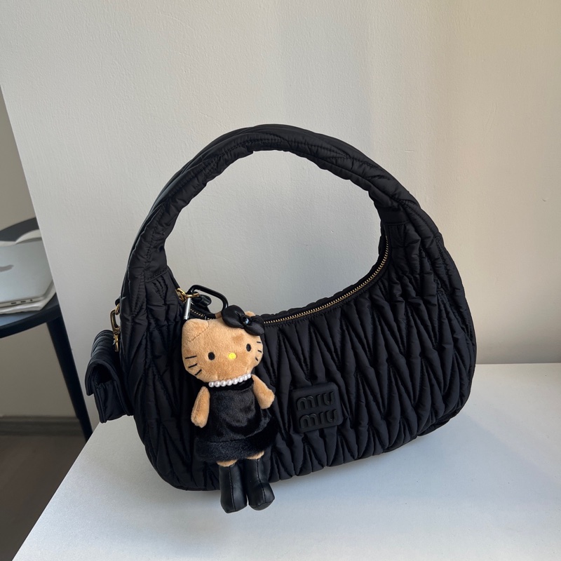 MIUMIU so black 褶皺hobo 閒置99新🔥-1