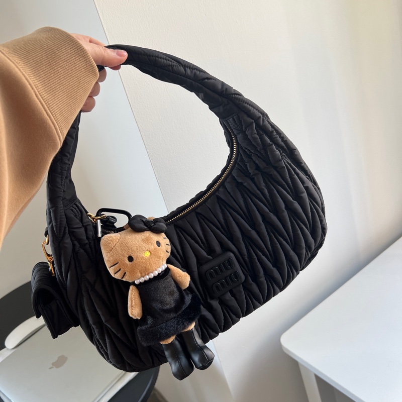 MIUMIU so black 褶皺hobo 閒置99新🔥-3