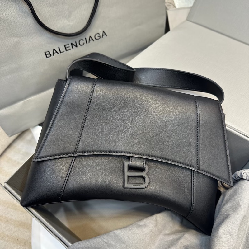 🈶台灣購證 #全網最低 #99新巴黎世家downtowm全黑斜挎沙漏包 背袋🉑調-0