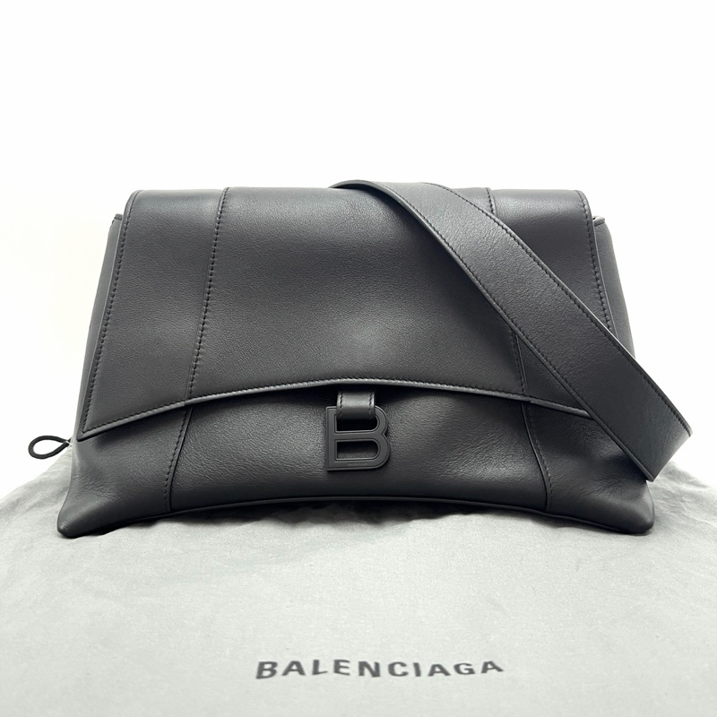 🈶台灣購證 #全網最低 #99新巴黎世家downtowm全黑斜挎沙漏包 背袋🉑調-3