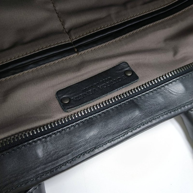 BOTTEGA VENETA 黑色牛皮編織斜挎包手提包單肩包 黑色五金 可拆卸肩帶-16