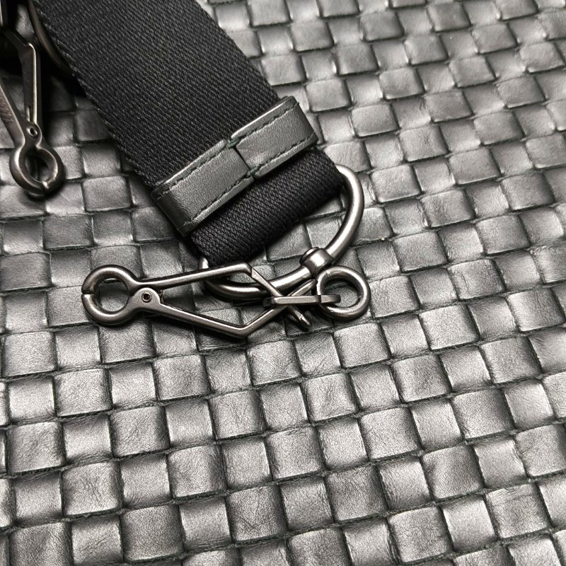 BOTTEGA VENETA 黑色牛皮編織斜挎包手提包單肩包 黑色五金 可拆卸肩帶-18