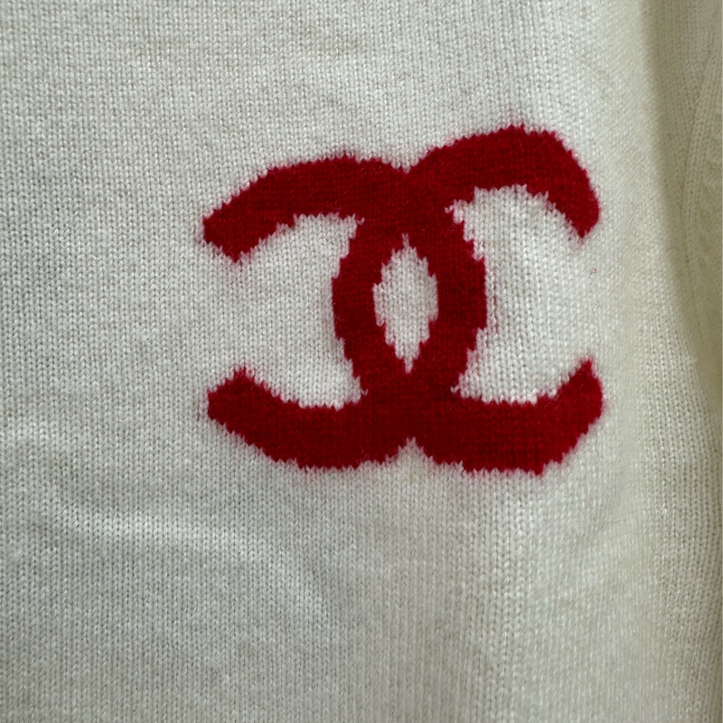 Chanel 19c遊輪系列米白色羊絨毛衣,經典款,La Pausa 郵輪走秀款。 34碼 附扣包-2
