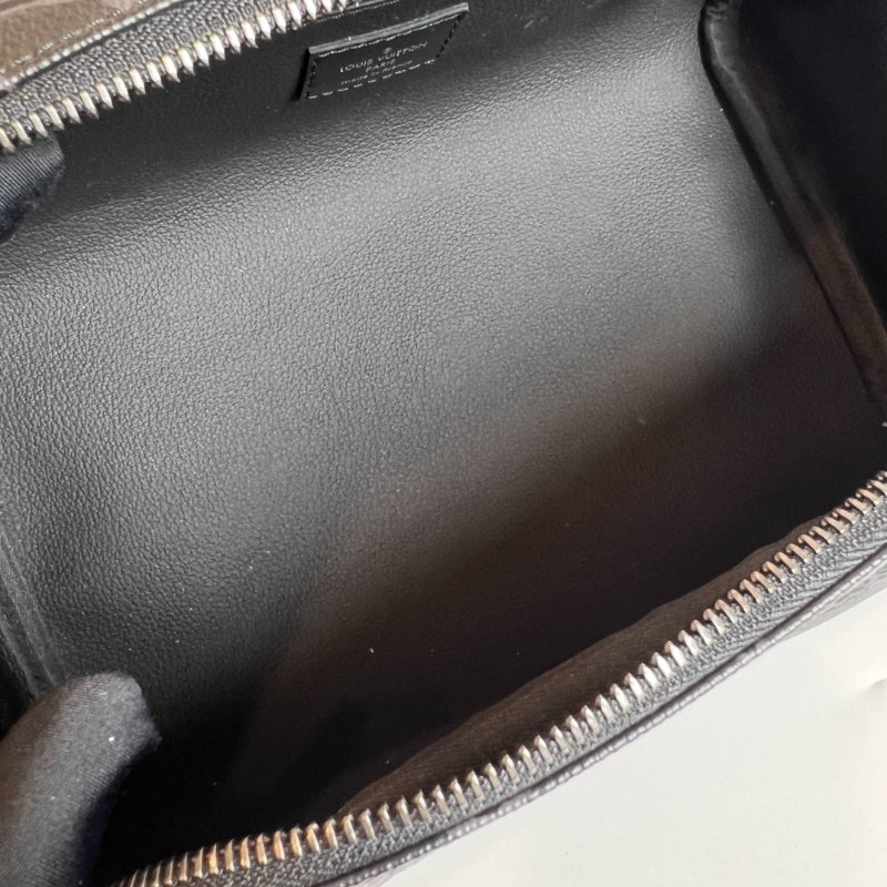 LV M46354/晶片款黑老花Dopp Kit 盥洗包-6