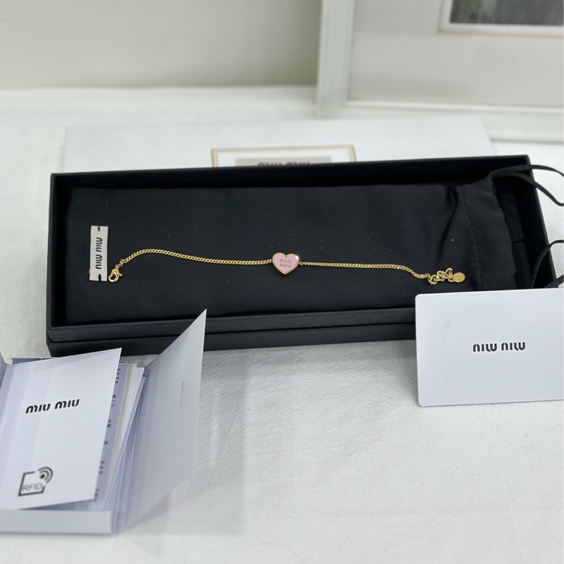 Miu Miu愛心金色粉面手鍊 斷貨款 溫柔顯白的款-0