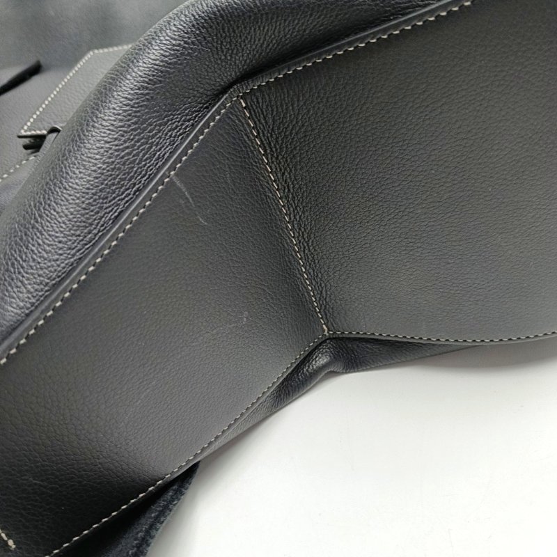 FERRAGAMO 托特包 大號 黑色牛皮 金色五金 可拆卸肩帶-11