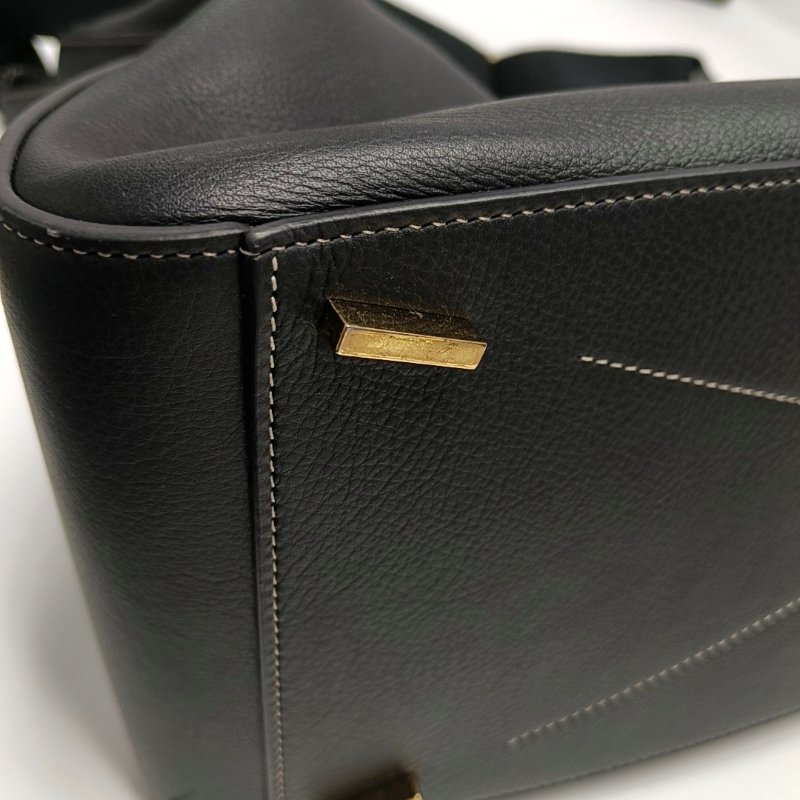 FERRAGAMO 托特包 大號 黑色牛皮 金色五金 可拆卸肩帶-13