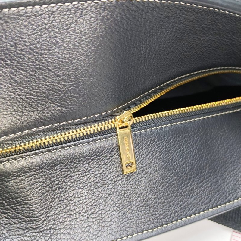 FERRAGAMO 托特包 大號 黑色牛皮 金色五金 可拆卸肩帶-14