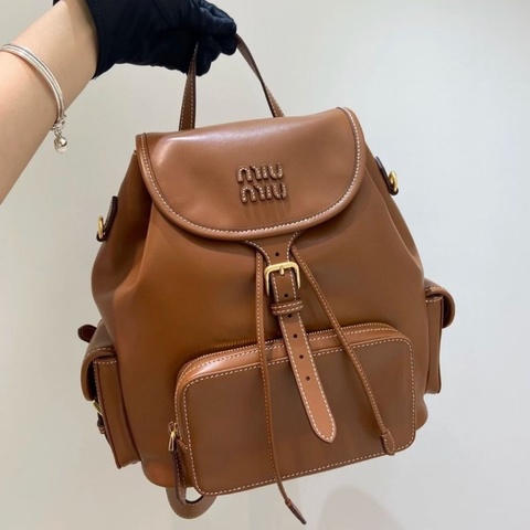 2025 新品Miu Miu 皮革背囊干邑色