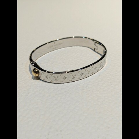 莉亞精品♡LV 銀滿印手環 尺碼M 近新閒置