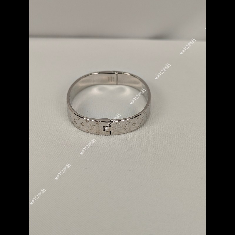 莉亞精品♡LV 銀滿印手環 尺碼M 近新閒置-7