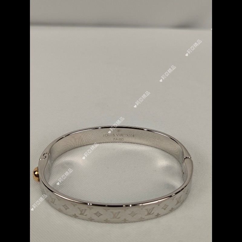 莉亞精品♡LV 銀滿印手環 尺碼M 近新閒置-8