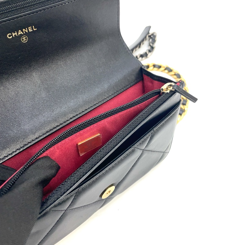 Chanel 黑羊皮霧金釦19斜背 Woc-9