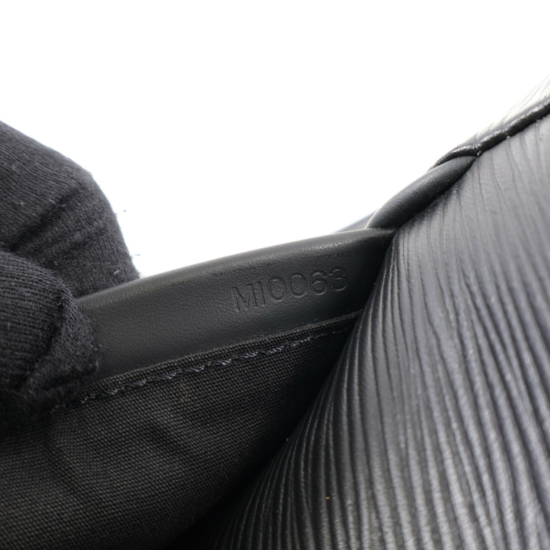 LOUIS VUITTON Epi Matsy金扣肩背袋-7