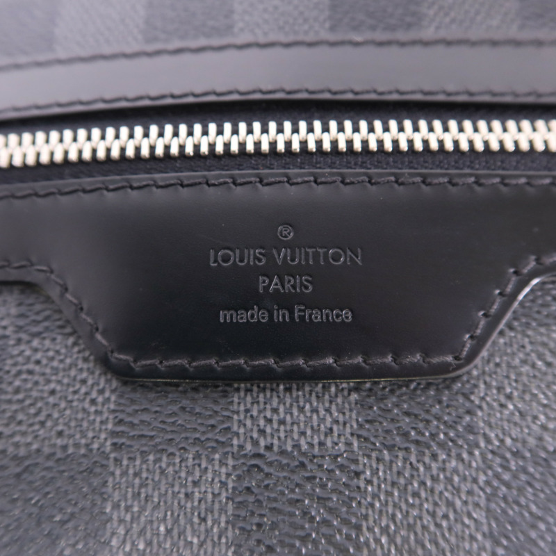 LOUIS VUITTON Damier Graphite Mick GM銀扣肩背袋-6