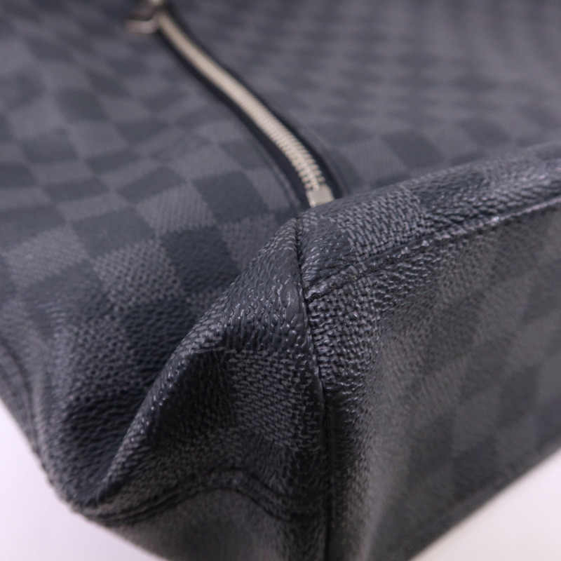 LOUIS VUITTON Damier Graphite Mick GM銀扣肩背袋-13