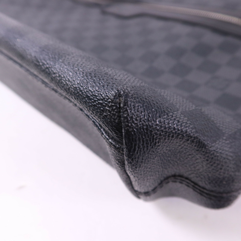 LOUIS VUITTON Damier Graphite Mick GM銀扣肩背袋-14