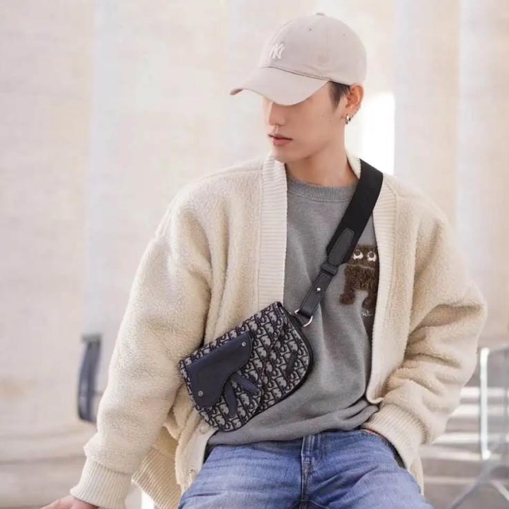 全新🔥DIOR Oblique Saddle 黑色真皮拼緹花馬鞍包 晶片款-1